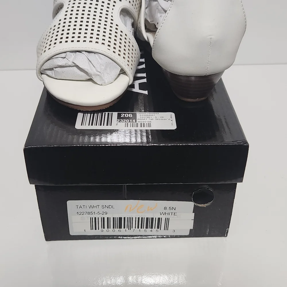 Array Women's Tati Leather Perforated Wedges White 8.5N